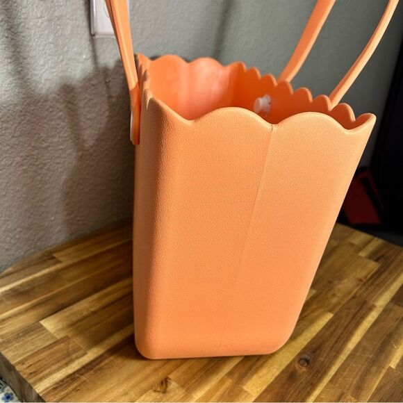 Rose Scalloped Versa Tote Coral - Picture 7 of 16